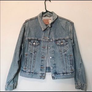 Vintage Levi’s Denim Jacket 🍃